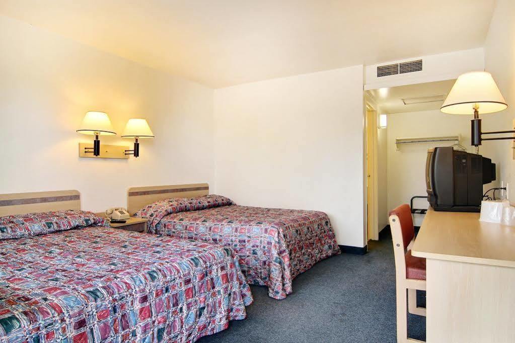 Hotel Travelodge By Wyndham 2*