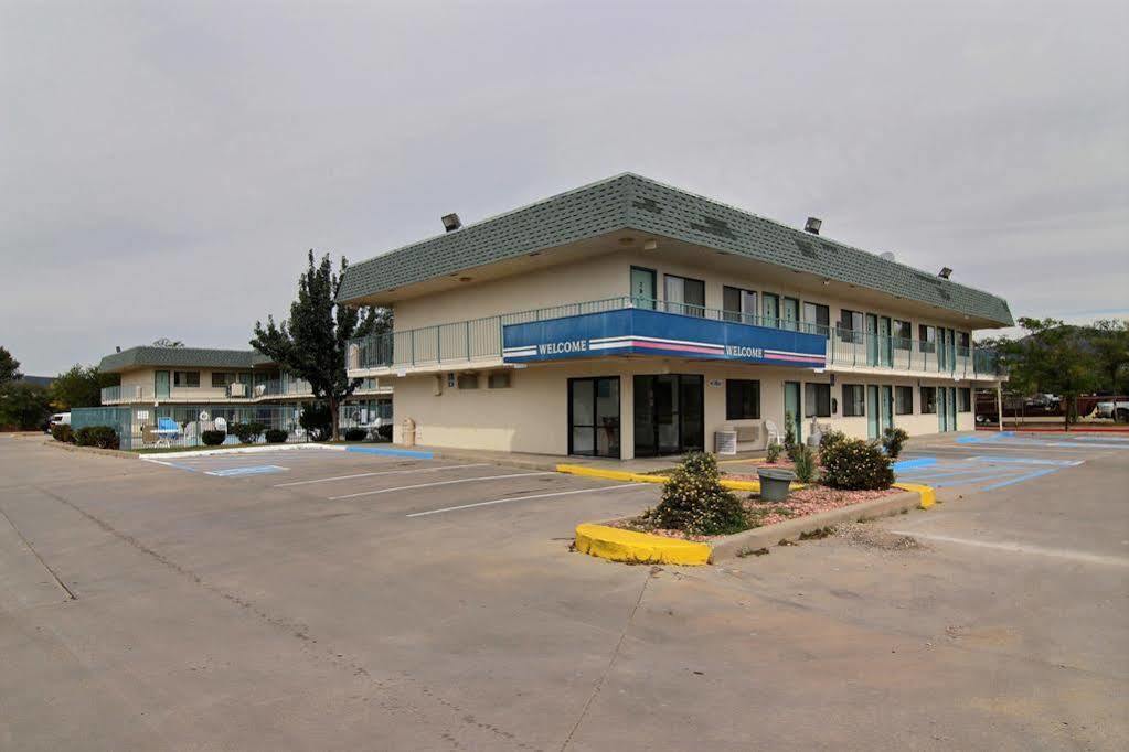 Travelodge By Wyndham 2* Raton