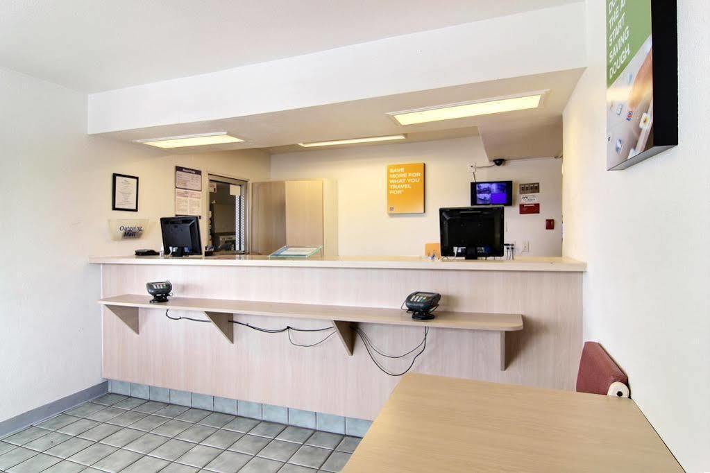 Travelodge By Wyndham 2* Raton