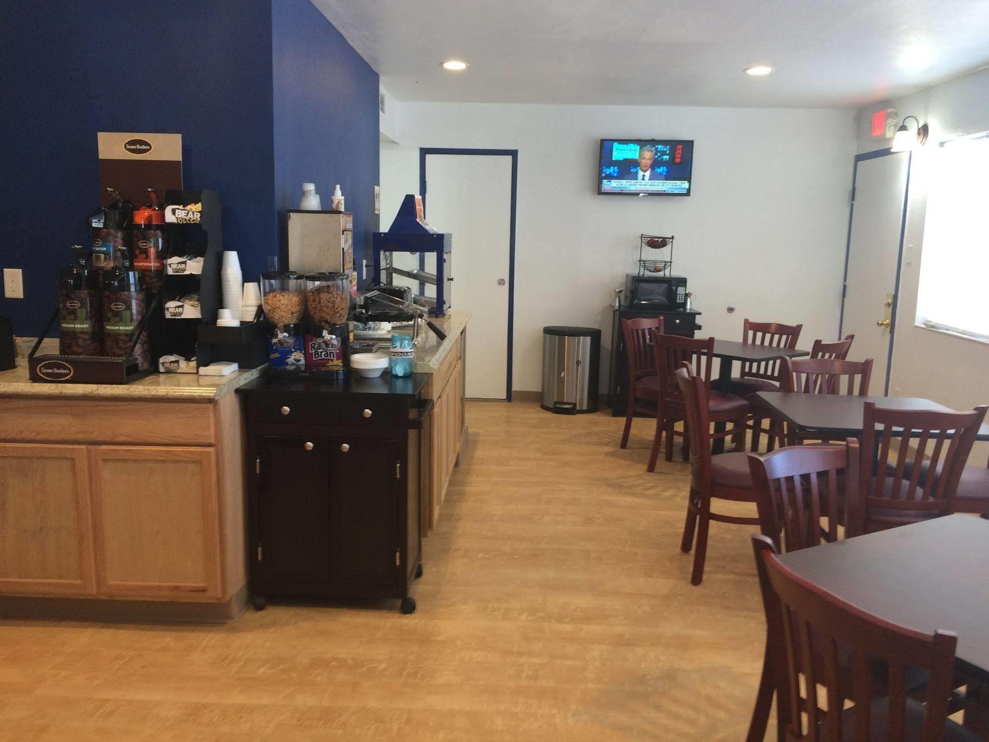 Travelodge By Wyndham Hotel 2*